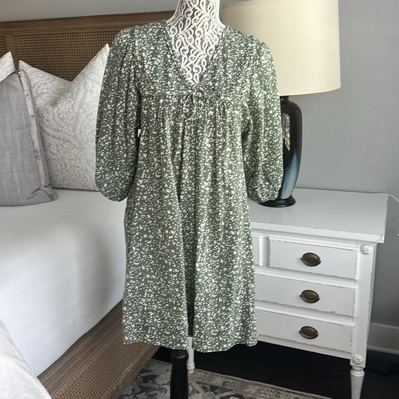 Mirth Belem Dress in Mint Field Flower - Picture 5 of 14